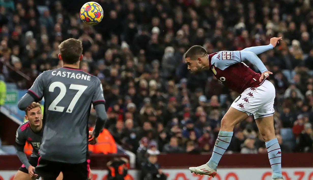 Emiliano Buendia. Pemain asal Argentina yang awal musim 2021/2022 ini mulai memperkuat Aston Villa usai 3 musim berseragam Norwich City sejak 2018/2019, dilahirkan pada 25 Desember 1996 di Mar del Plata, Argentina. Pada perayaan Natal tahun ini ia genap berusia 25 tahun. (AFP/Geoff Caddick)
