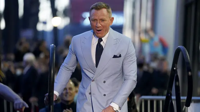 Daniel Craig