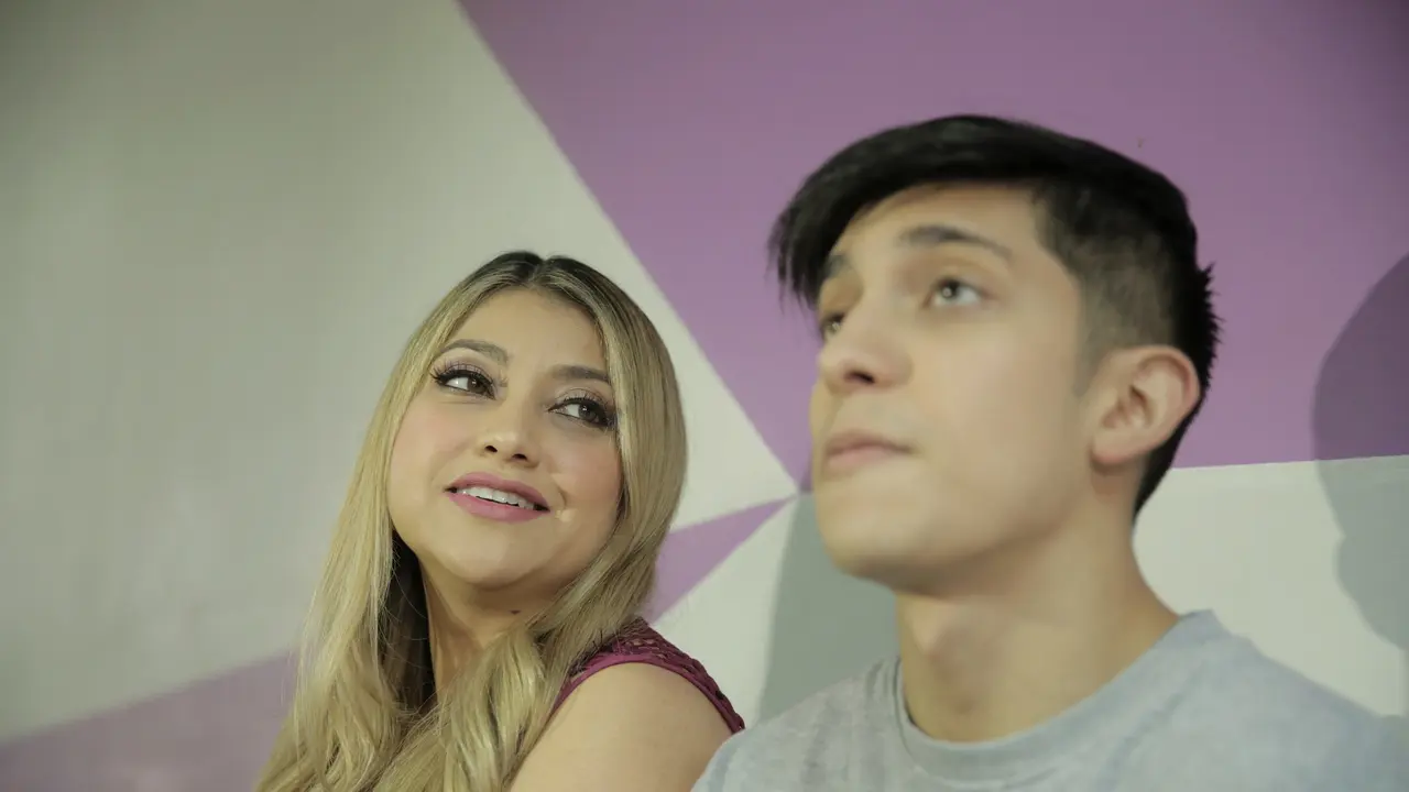 [Fimela] Sarah Azhari dan Albany Ray