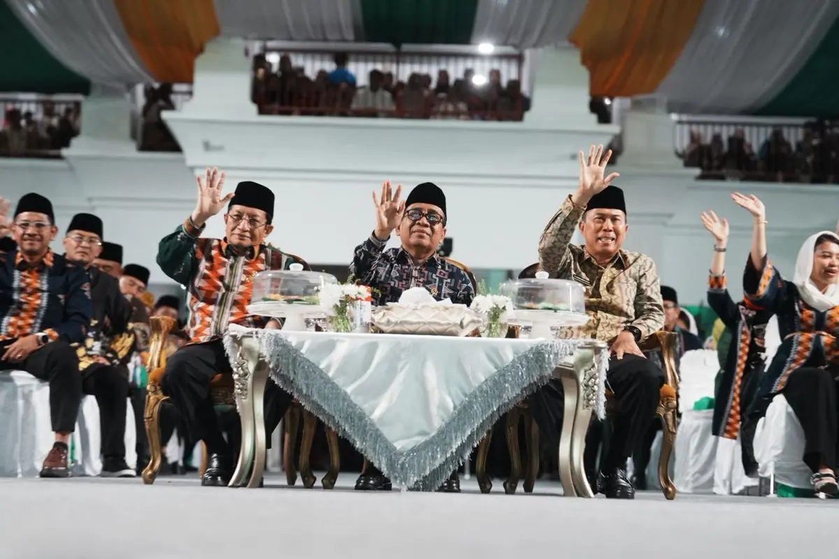 Menteri Koordinator Bidang Pembangunan Manusia dan Kebudayaan (Menko PMK) Pratikno membuka Seleksi Tilawatil Qur’an dan Musabaqah Al-Hadits (STQH) Nasional XXVIII Tahun 2025 di Tugu Persatuan, Kota Kendari, Sulawesi Tenggara, Sabtu (11/10) malam (Istimewa