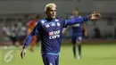 Pemain Arema FC, Cristian Gonzales saat berlaga melawan PBFC di final Piala Presiden 2017 di Stadion Pakansari, Minggu (12/3). Cristian Gonzales meraih gelar pencetak gol terbanyak dengan 11 gol. (Liputan6.com/Helmi Fithriansyah)