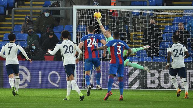 FOTO: Spurs Tertahan 1-1 di Selhurst Park