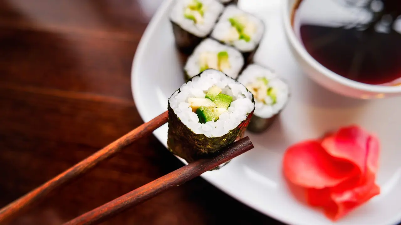 Sushi alpukat