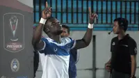 Gelandang PSIS, Ibrahim Conteh, akan dilepas oleh klubnya karena performa yang menurun. (Bola.com/Vincentius Atmaja)