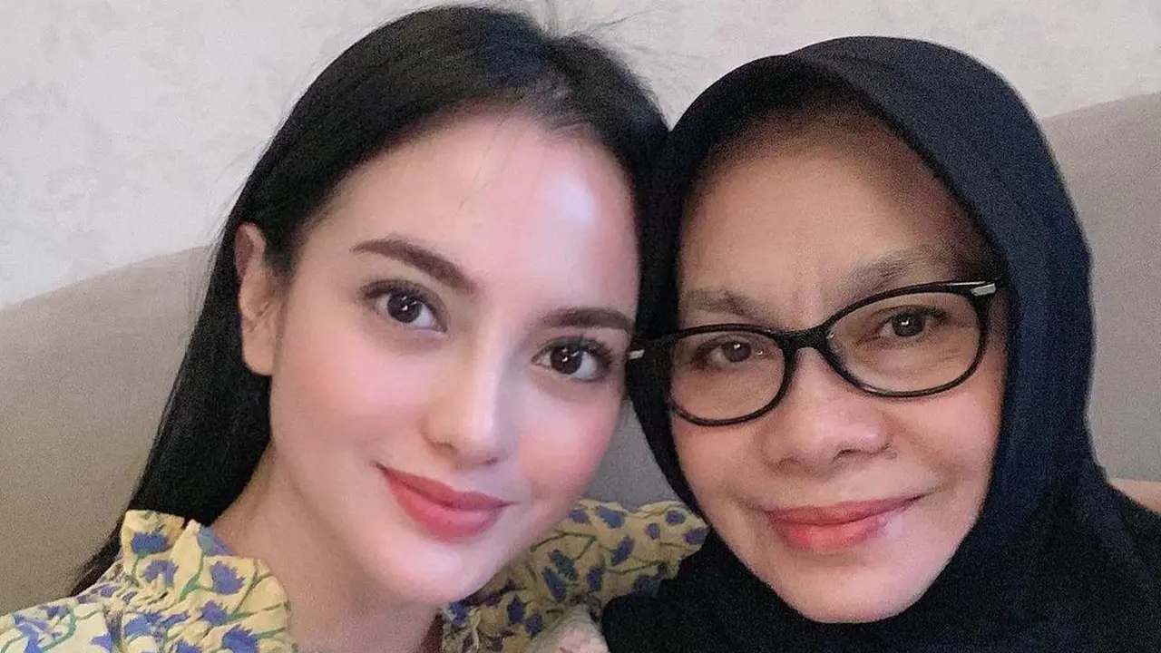 [Fimela] Ririn Ekawati dan Rini Yulianti