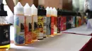 Liquid vape diperlihatkan saat pemberian izin perdana berupa NPPBKC, Jakarta, Rabu (18/7). Di dalam aturan yang berlaku 1 Juli 2018, liquid vape yang merupakan hasil pengolahan tembakau lainnya (HPTL) dikenakan tarif cukai 57%. (Liputan6.com/Angga Yuniar)