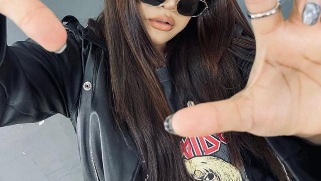 Inspirasi fashion panggung Boiyen yang unik dan cetar. (credit:instagram.com/boiyenpesek)