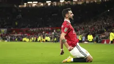 Bruno Fernandes tampil impresif dalam laga ini dengan mencetak satu gol dan satu assist. Selain itu, gelandang asal Portugal tersebut juga banyak mengancam dengan melepas tujuh tembakan sepanjang laga. (AP/Dave Thompson)