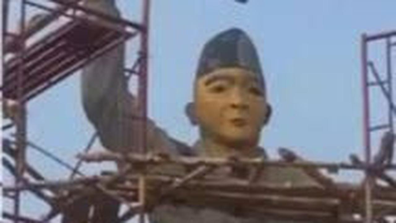 Deretan Patung-Patung Viral yang Dibangun Tak Mirip Aslinya