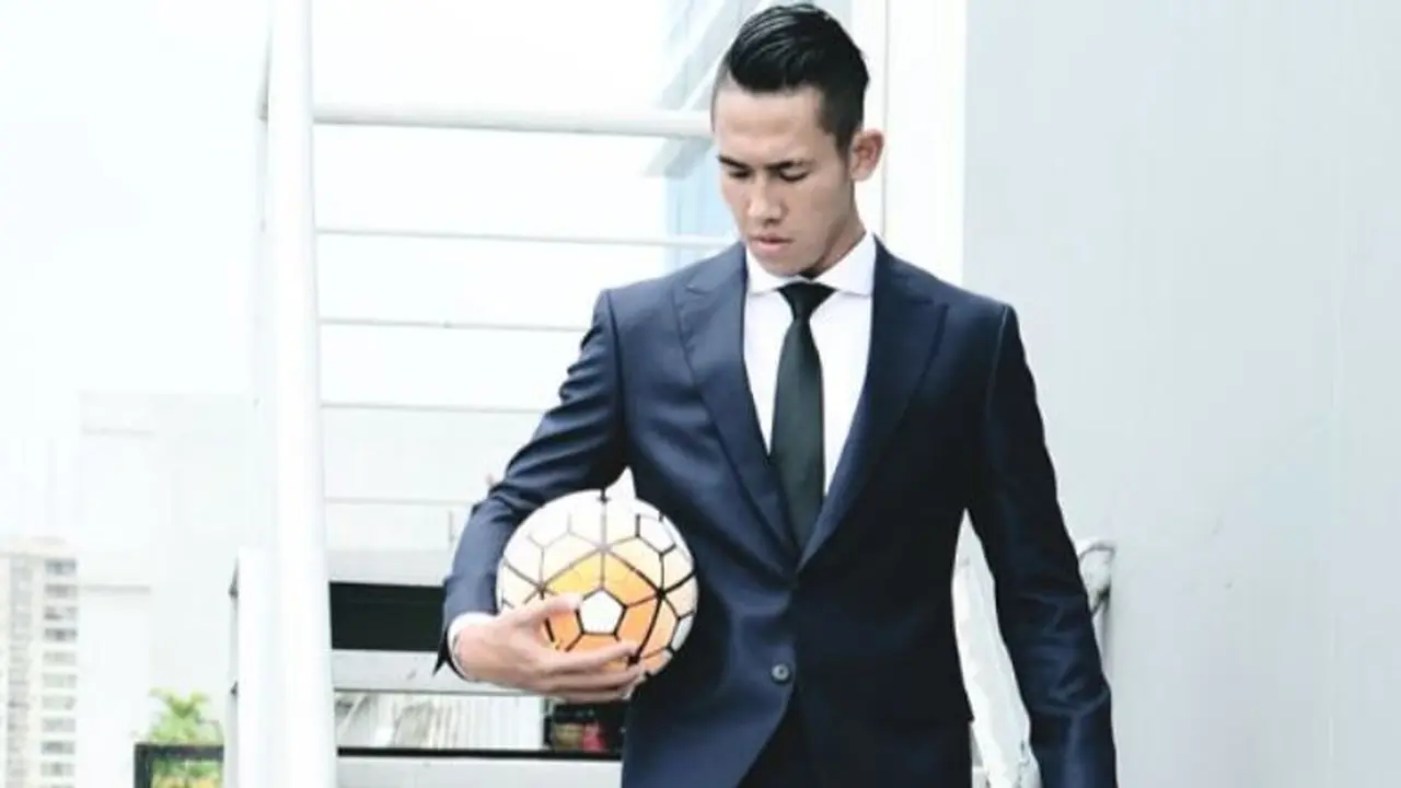 [Bintang] Ryuji Utomo, Pesepak Bola Ganteng yang Bikin Netizen Kesengsem