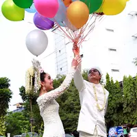 Minggu 2 Agustus 2015, pasangan Nycta Gina dan Rizky Kinos melangsungkan pernikahannya di  Gedung Arsip Nasional Republik Indonesia, jalan Gajah Mada, Taman Sari, Jakarta Barat. (Deki Prayoga/Bintang.com)