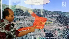 Kepala Pusat Data Informasi dan Humas BNPB Sutopo Purwo Nugroho memberikan keterangan pers di Kantor BNPB, Jakarta, Rabu (2/1). Sutopo menjelaskan penanganan darurat bencana longsor Sukabumi. (Liputan6.com/JohanTallo)