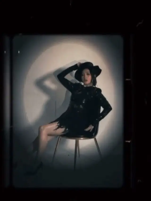 5 Pemotretan Natasha Wilona bertema Magician in Black, Curi Perhatian