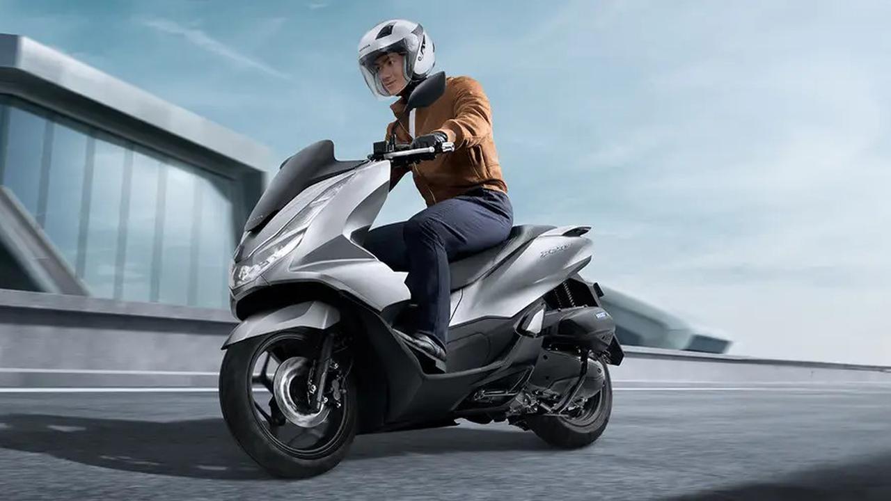 Anda Sering Touring? Ini Rekomendasi Motor Matic Honda yang Nyaman dan Irit BBM
