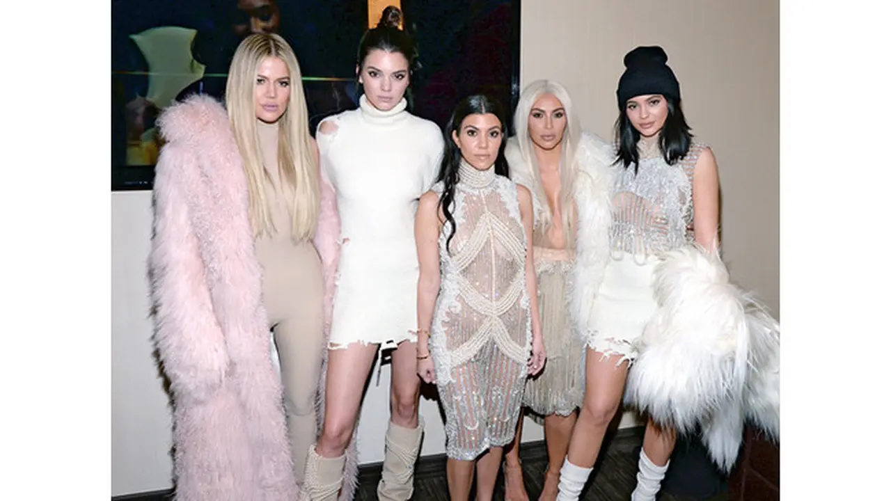 Simak Aksi Pamer Puting Keluarga Kardashian