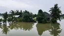 Pejabat manajemen bencana setempat mengkhawatirkan jumlah pengungsi akan terus meningkat mengingat hujan yang belum juga reda. (MOHD RASFAN/AFP)