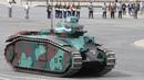 Tank Char B1 Prancis dari Perang Dunia II ditampilkan dalam upacara militer tahunan Bastille Day di Place de la Concorde, Paris (14/7/2020). Prancis dikenal memiliki tank terbaik di awal Perang Dunia II, salah satunya adalah tank kelas berat Char B1. (AFP/Thomas Samson)