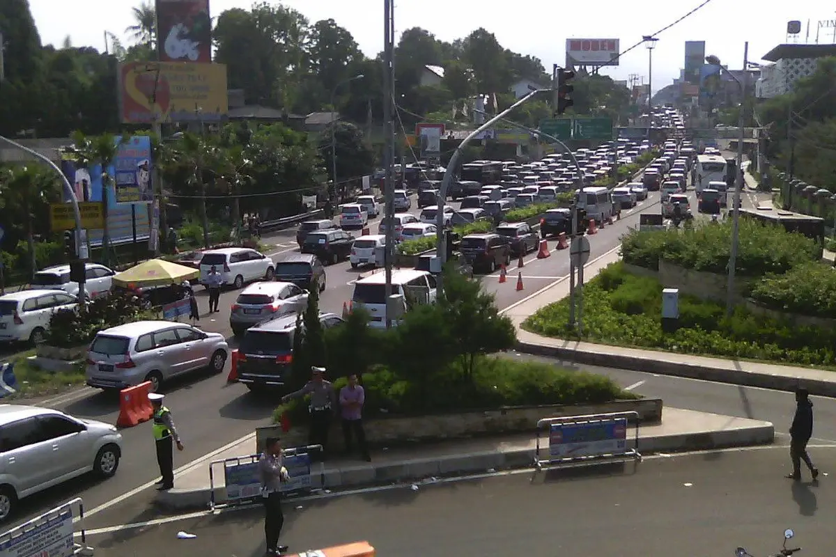 Macet di Jalur Puncak, Bogor.