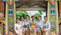 Luna Maya Hadiri Upacara Menek Kelih Keponakan di Bali, Cantik Berkebaya