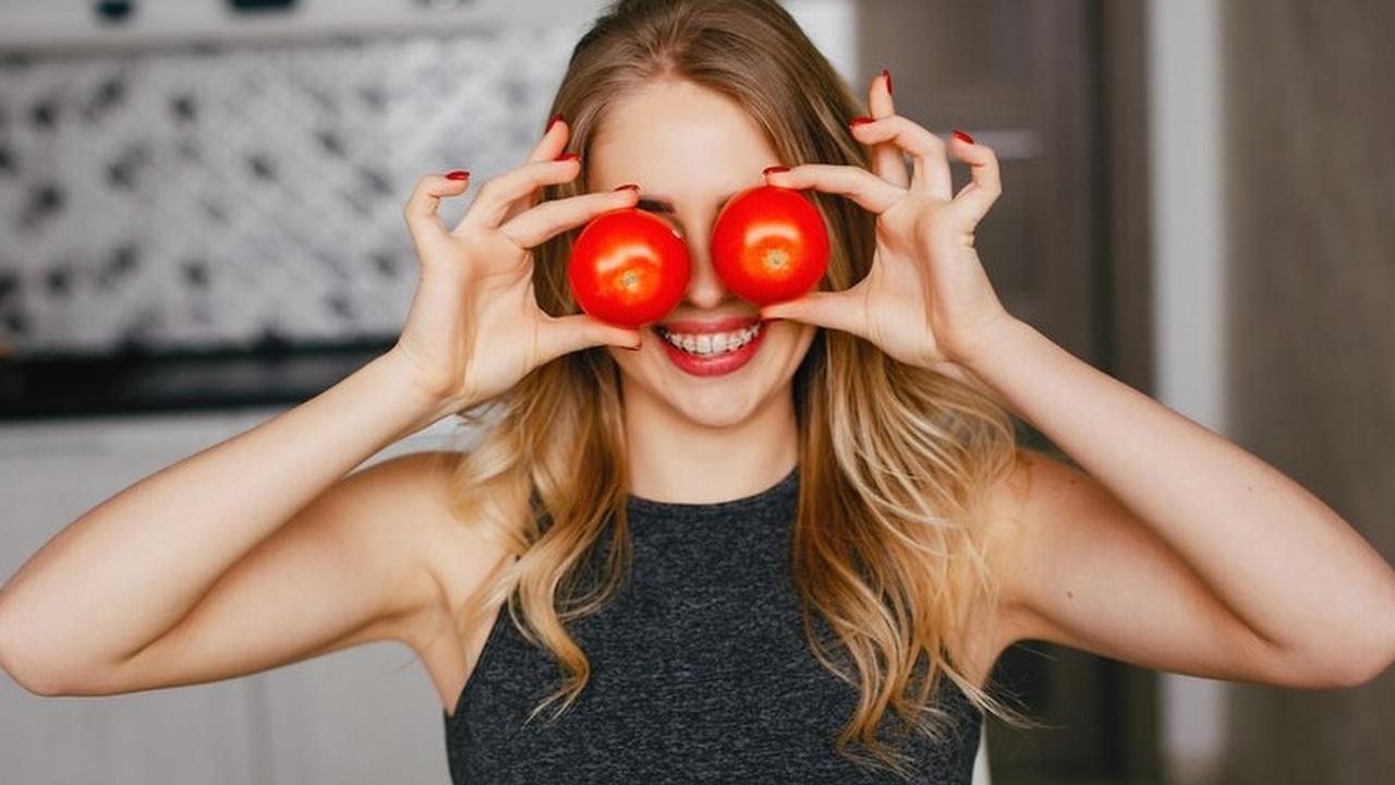 Cara Membuat Wajah Cerah Alami, Dapatkan dengan Masker Tomat dan Madu