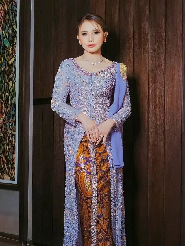 Foto-Foto Kebaya Rossa, Anggun Bawakan Budaya Indonesia di Hari Kebaya Nasional