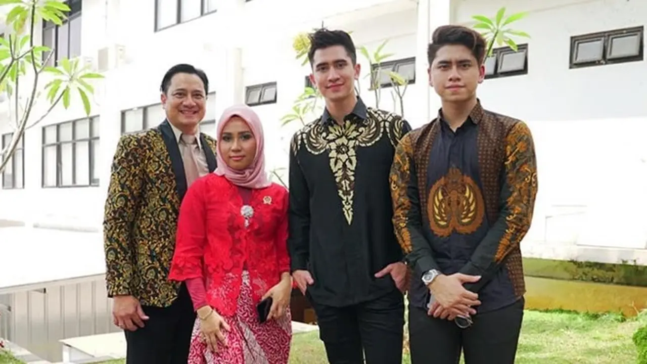 6 Potret Sarni, Istri Ivan Fadilla Sekaligus Ibu Sambung Verrell Bramasta