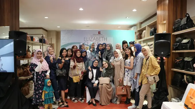 Lebih Dekat Dengan Elizabeth, Merek Fashion Legendaris yang Up To Date