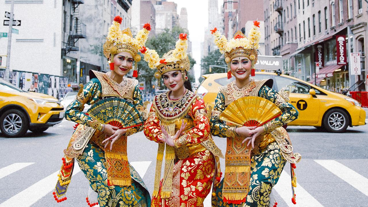 Momen Kembalikan Baliku Pukau Warga New York, Tampilkan Legong Kraton