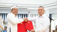 Menteri Perhubungan (Menhub) Dudy Purwagandhi dan Gubernur Jawa Barat Dedi Mulyadi menandatangani Nota Kesepakatan Pengembangan Transportasi di Jawa Barat.