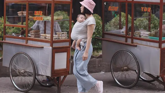 [Bintang] Anti Mainstream, Spot OOTD Andien Aisyah Ini Super Unik Sekaligus Fashionable