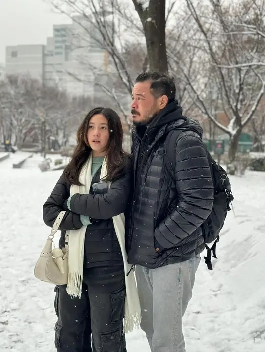 Netizen tidak hanya suka dengan mantan pasangan suami istri ini, tapi juga Mikhaela yang sebentar lagi berusia 13 tahun. Mikhaela Lee Jowono lahir pada 08 Februari 2011 lalu. [Instagram/nafaurbach]