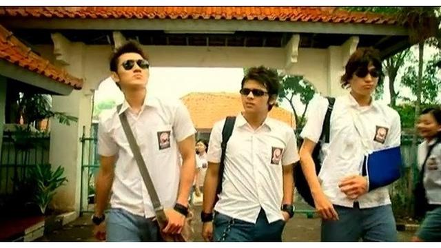 Beda Gaya 5 Pemeran Film Catatan Akhir Sekolah Dulu Vs Kini Makin