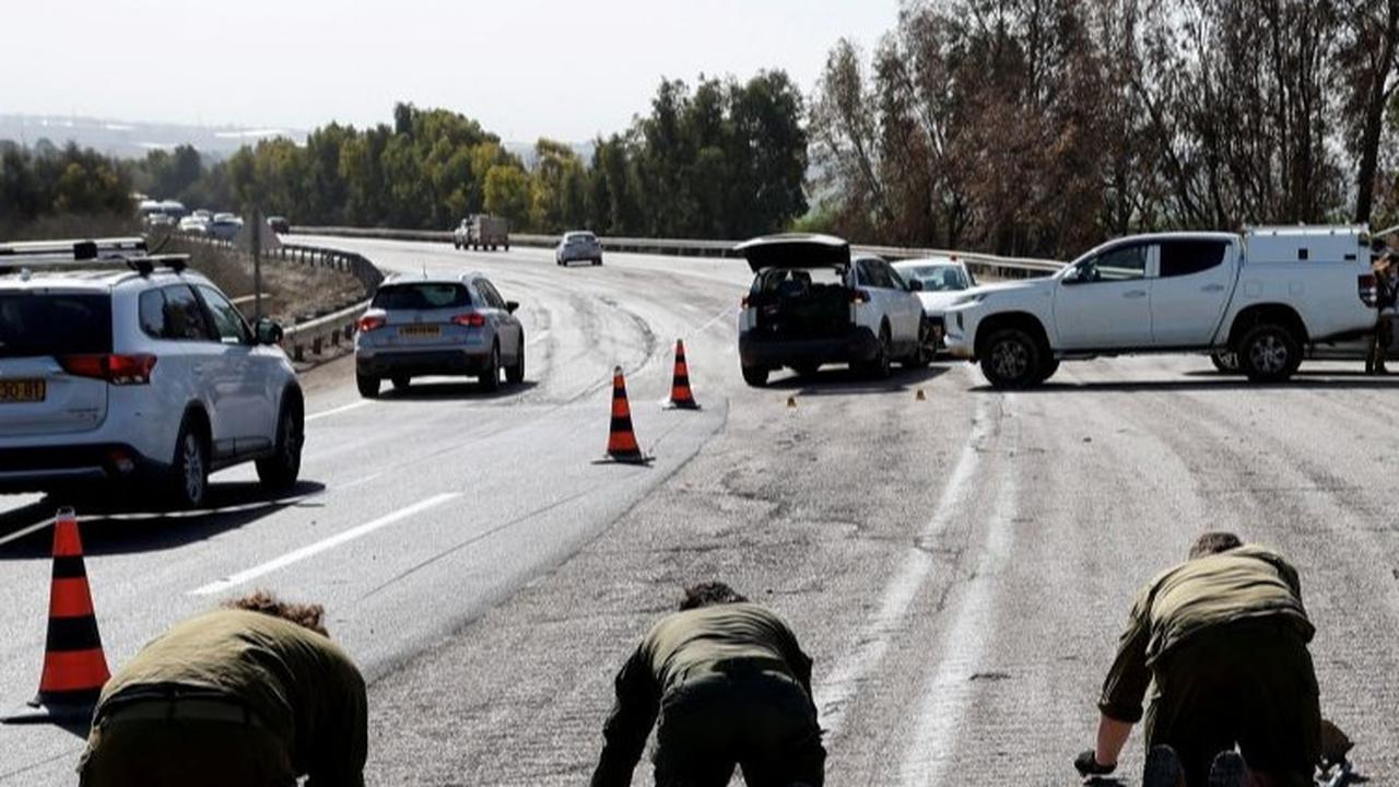 Tentara Zionis Israel kini bekerja sama dengan tim arkeolog Israel yang memiliki keahlian dalam identifikasi.<br>(Foto REUTERS / Amir Cohen)<br>