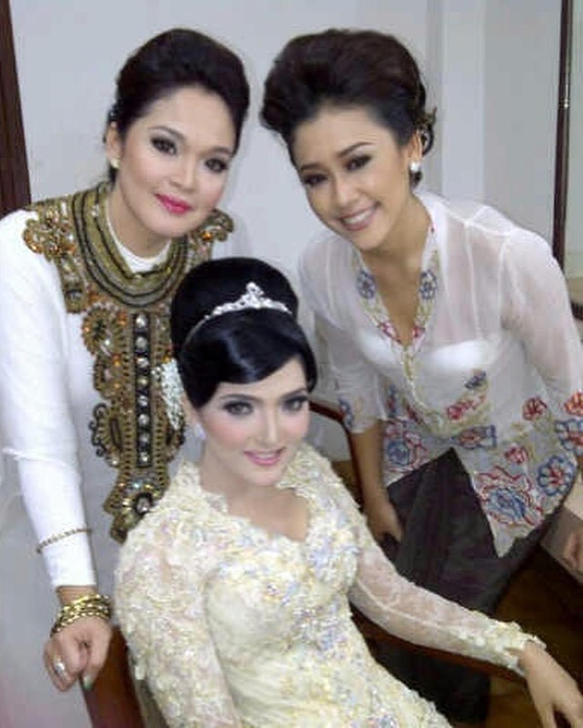 7 Potret Ashanty Rayakan Ultah Kakak Perempuannya, Penuh Kehangatan Bersama Keluarga - Unggah Foto Lawas