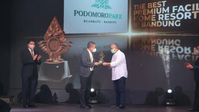 Penghargaan sebagai The Best Housing Facilities Home Resort in Bandung