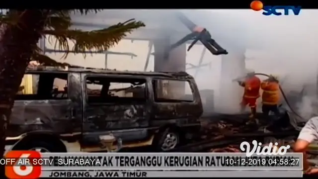 Diduga akibat korsleting listrik mesin pendingin ruangan, AC gudang obat rumah sakit milik Pemerintah Kabupaten Jombang, Jawa Timur terbakar, Senin siang. Akibatnya, sejumlah obat dan mobil jenazah, ludes terbakar saat kejadian.