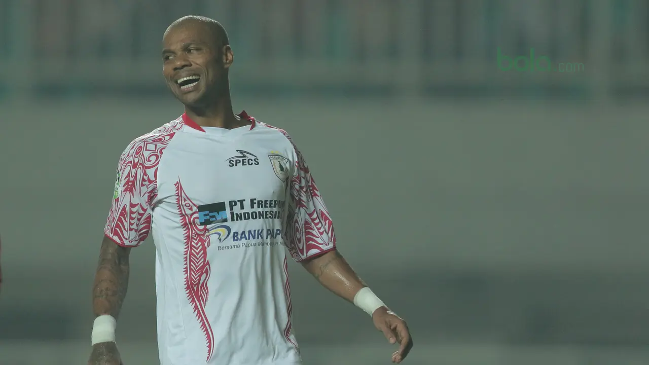 Persipura Jayapura, Hilton Moreira, Bola.com