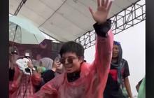 Demi Ibu Mertua, Atta Halilintar Rela Hujan-hujanan di Kampanye Terakhir Krisdayanti, Netizen: Auto Jadi Menantu Idaman