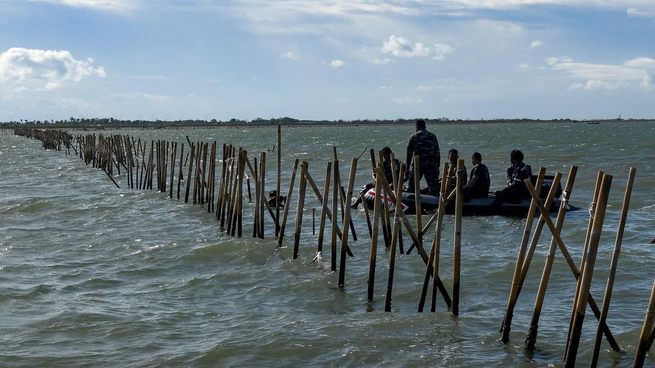 Ditarget Selesai Paling Cepat 10 Hari, TNI AL Bersama Nelayan Cabut Pagar Laut di Tangerang