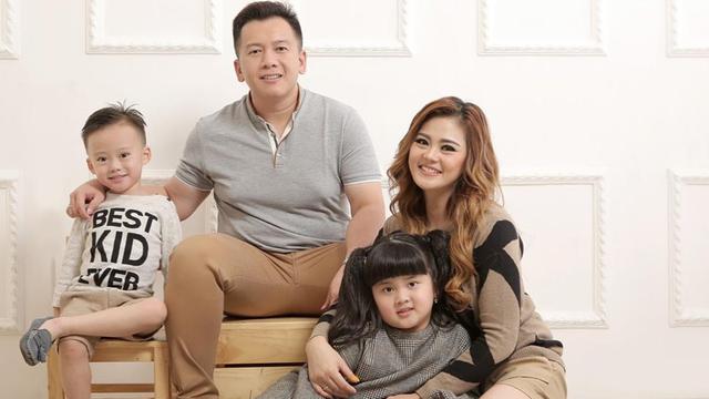 FOTO: Potret Vani Lauw Eks 7 Icons dan Keluarga Kecilnya, Harmonis