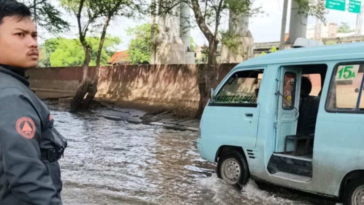 Banjir Rob Jakarta Utara Rendam Jalan RE Martadinata, Tim Gabungan Sigap Bertindak