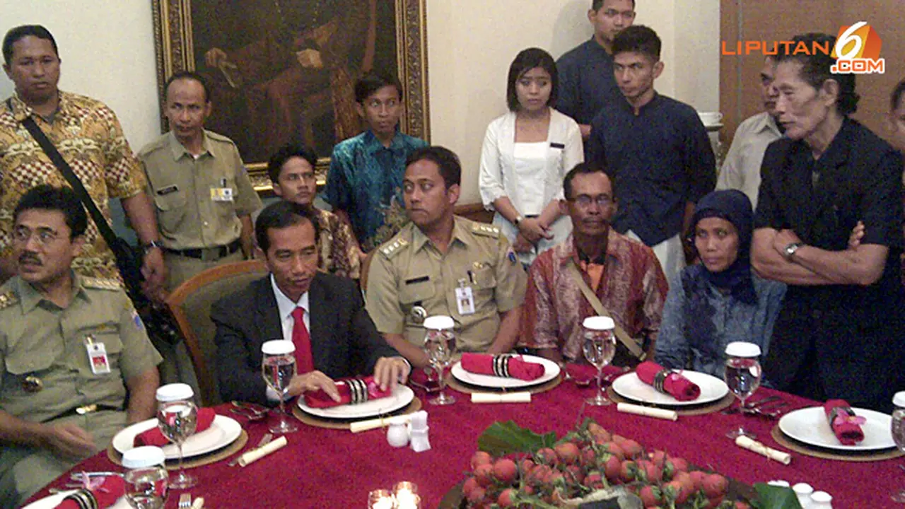 jokowi-makan130625b.jpg
