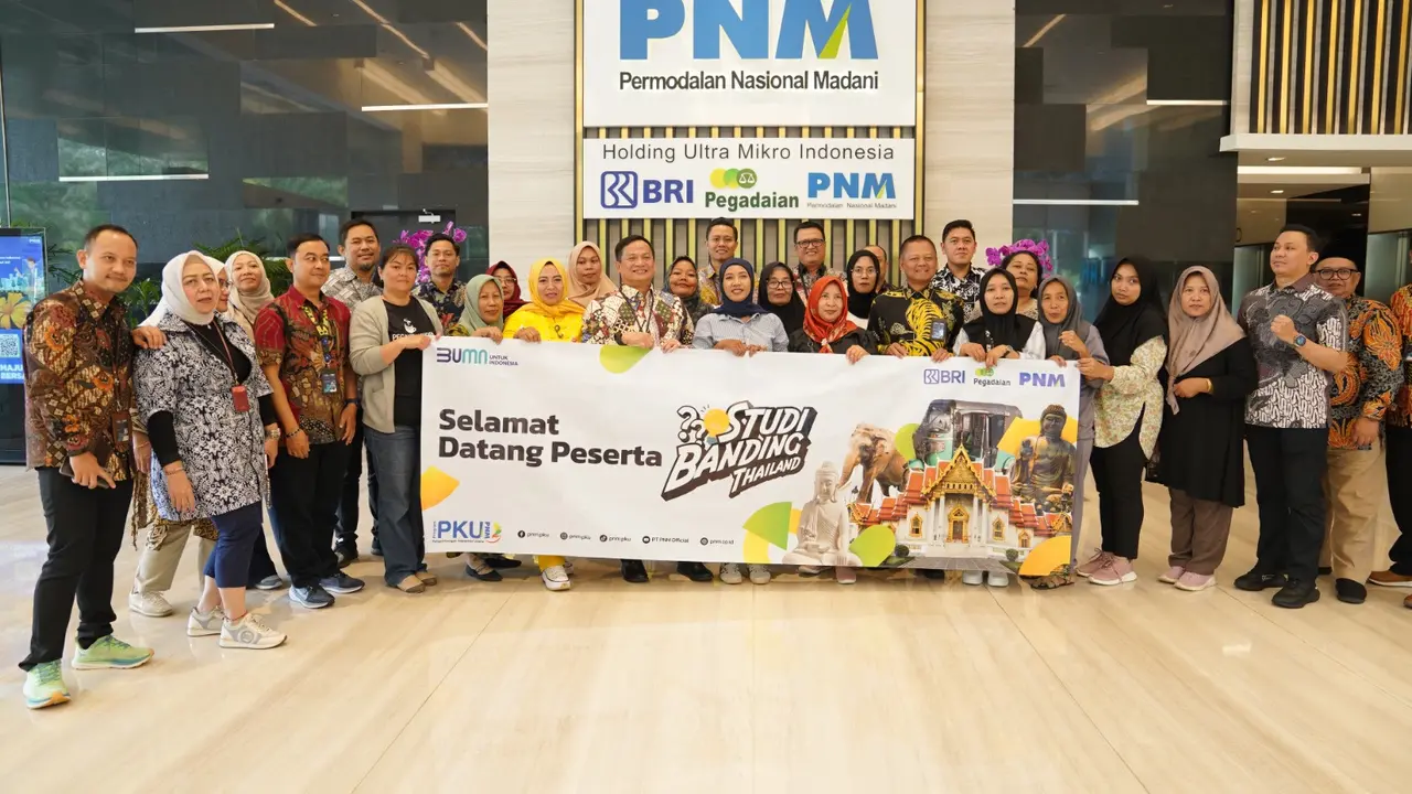 PT Permodalan Nasional Madani (PNM) memfasilitasi studi banding 15 nasabah Mekaar ke Thailand. (Lipuitan6.com/ ist)