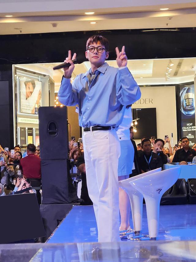 6 Gaya Ji Chang Wook Terkena Angin Jakarta, Melokal Main ke Blok M Pakai Kutang