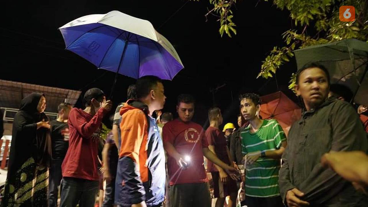 Bupati Bantaeng, Ilham Azikin pantau kondisi pasca banjir (Liputan6.com/Fauzan)