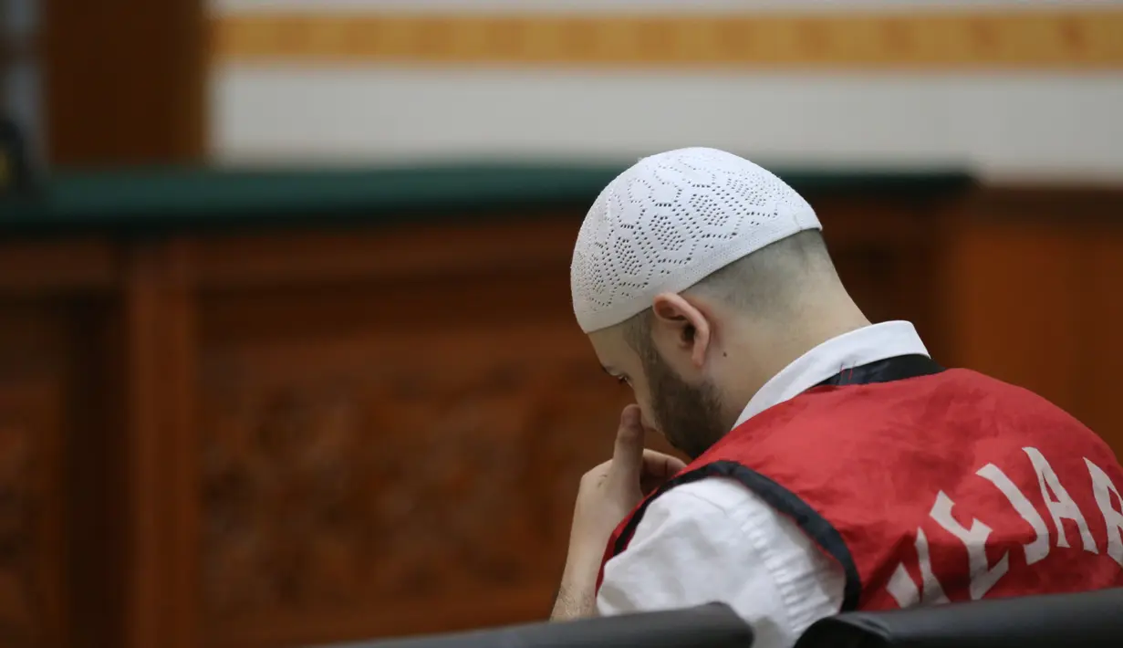 Penyanyi Ridho Rhoma kembali menjalani sidang lanjutan terkait penyalahgunaan narkoba. Agenda sidang Selasa (5/9/2017) beragendakan pledoi, atau pembelaan dari terdakwa. (Adrian Putra/Bintang.com)