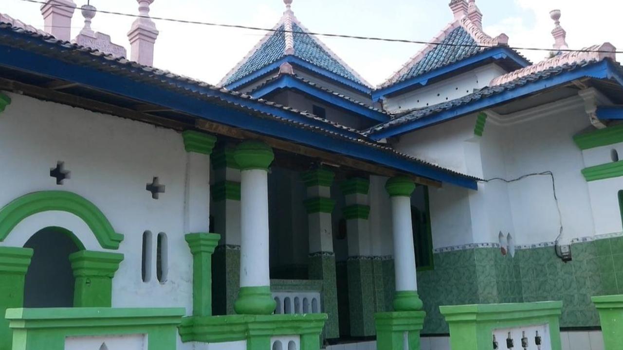Masjid Tertua di Lumajang, Berusia 1 Abad Punya Arsitektur Unik