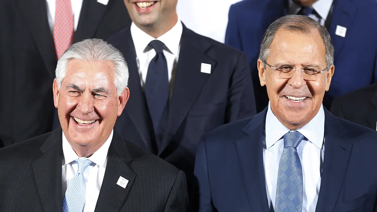Menlu AS Rex Tillerson dan Menlu Rusia Sergei Lavrov
