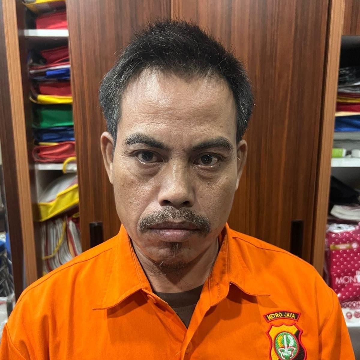 barang bukti produk makanan kedaluwarsa diedarkan ulang satpol pp