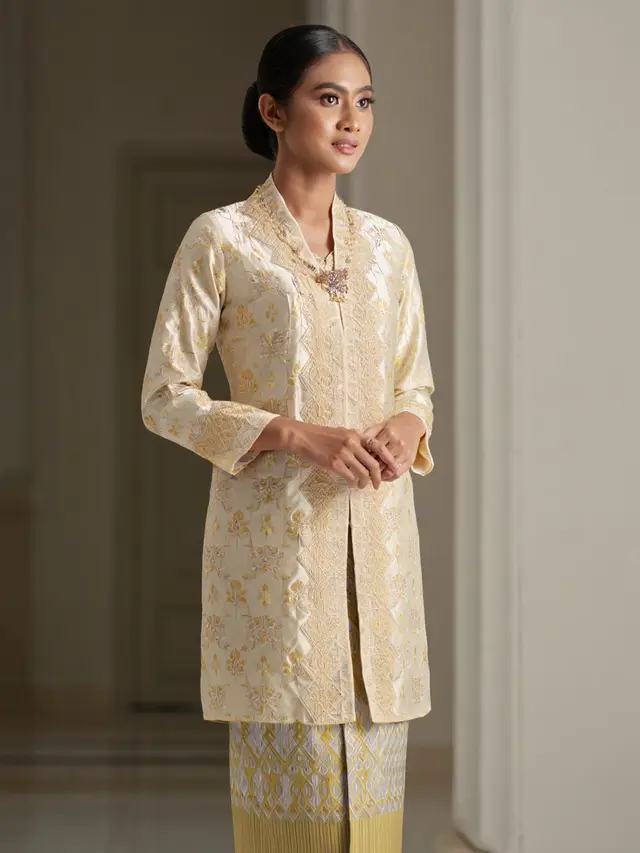 Model Kebaya Brokat Bawahan Songket